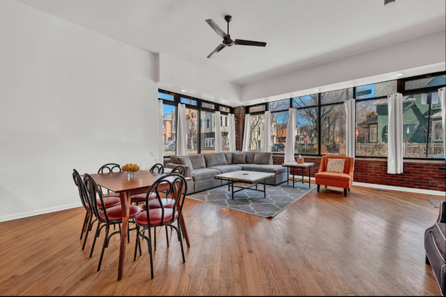 Foto del edificio - 3456 N Damen Ave
