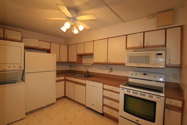 Photo - 15107 Interlachen Drive #2-521 Apartment