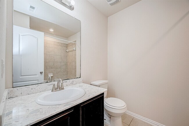 Building Photo - 3406 Water Lilly Way