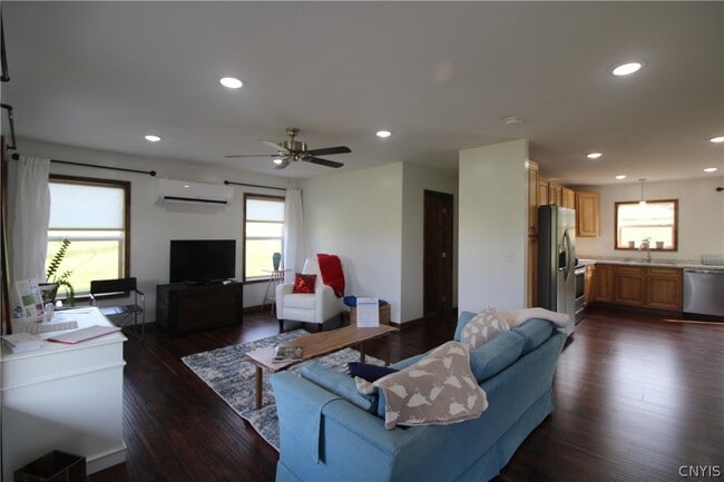 Building Photo - 1601 Lighthouse Hill Rd