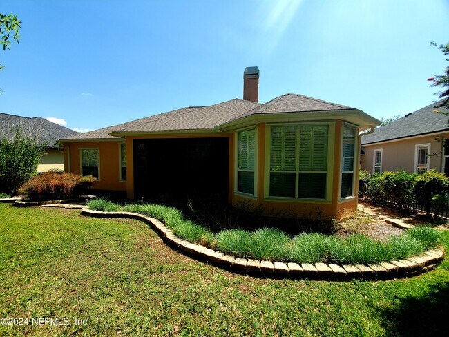 Foto del edificio - 184 Edge of Woods Rd