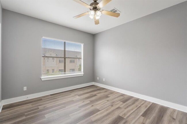 Foto del edificio - 13420 Lyndhurst St