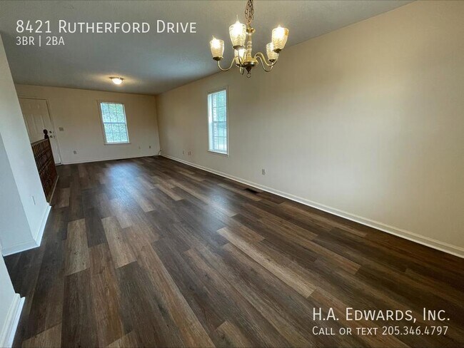 Foto del edificio - 8421 Rutherford Dr
