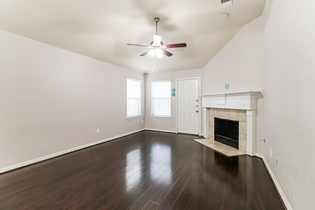 Building Photo - 969 Oak Lynn Dr