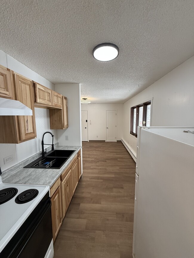 Building Photo - 401 Slater St