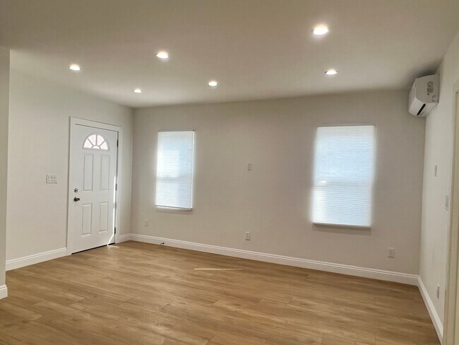 Foto del edificio - 83 S Greenwood Ave