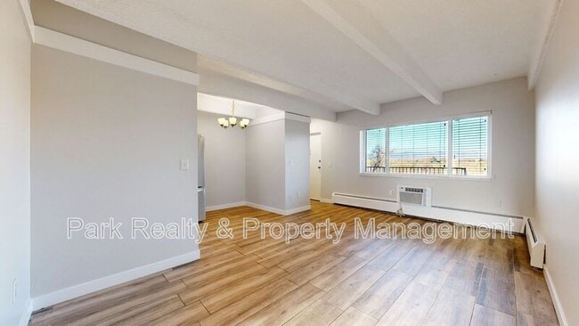Photo - 800 W Belleview Ave House
