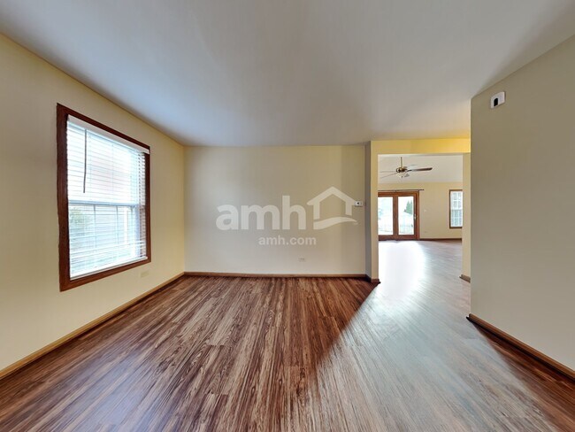 Building Photo - 4506 W Riverside Dr