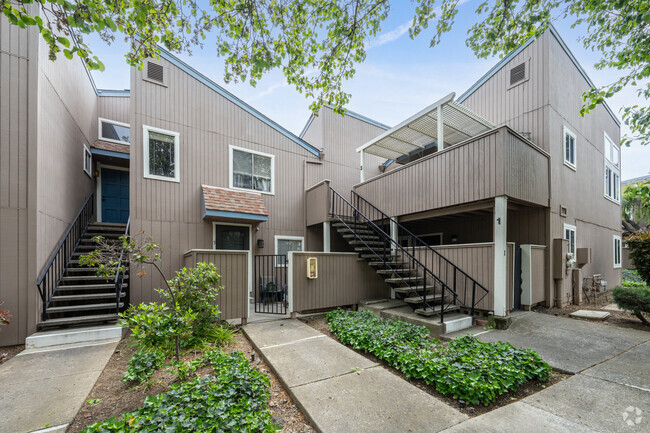 exterior - 3901 Clayton Rd