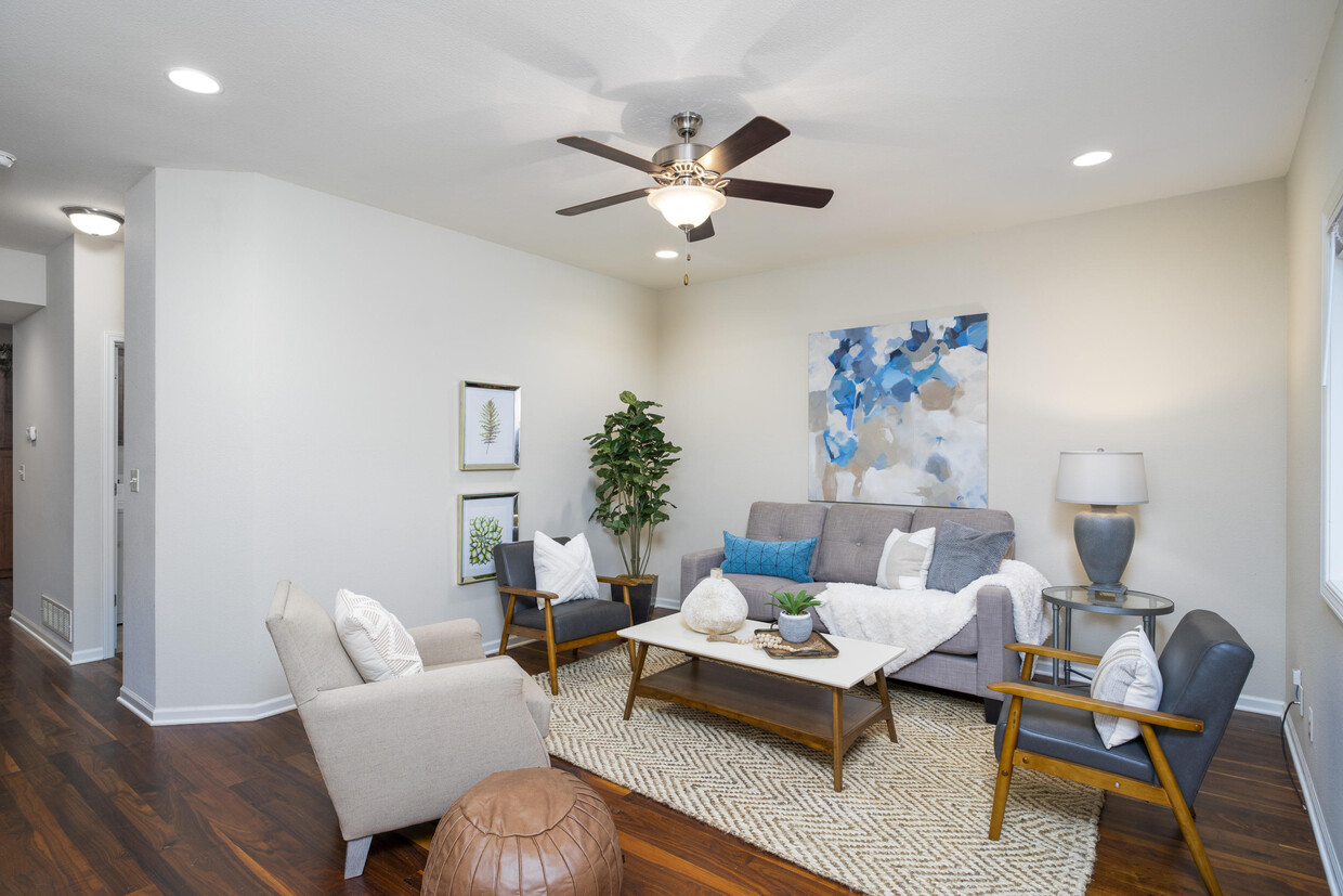Foto principal - 2871 S Providence Rd