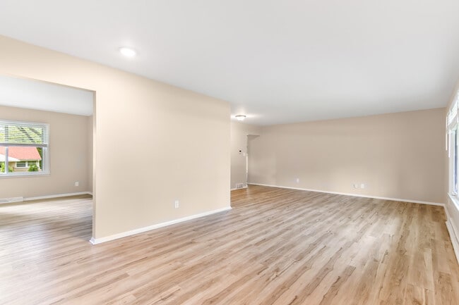 Foto del edificio - 4375 N 143rd St