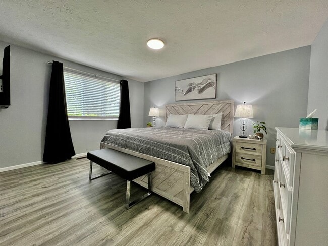 Foto del edificio - 6631 Pin Oak Ct