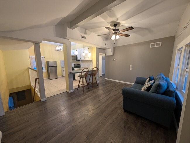 Building Photo - 6506 Ventnor Ave