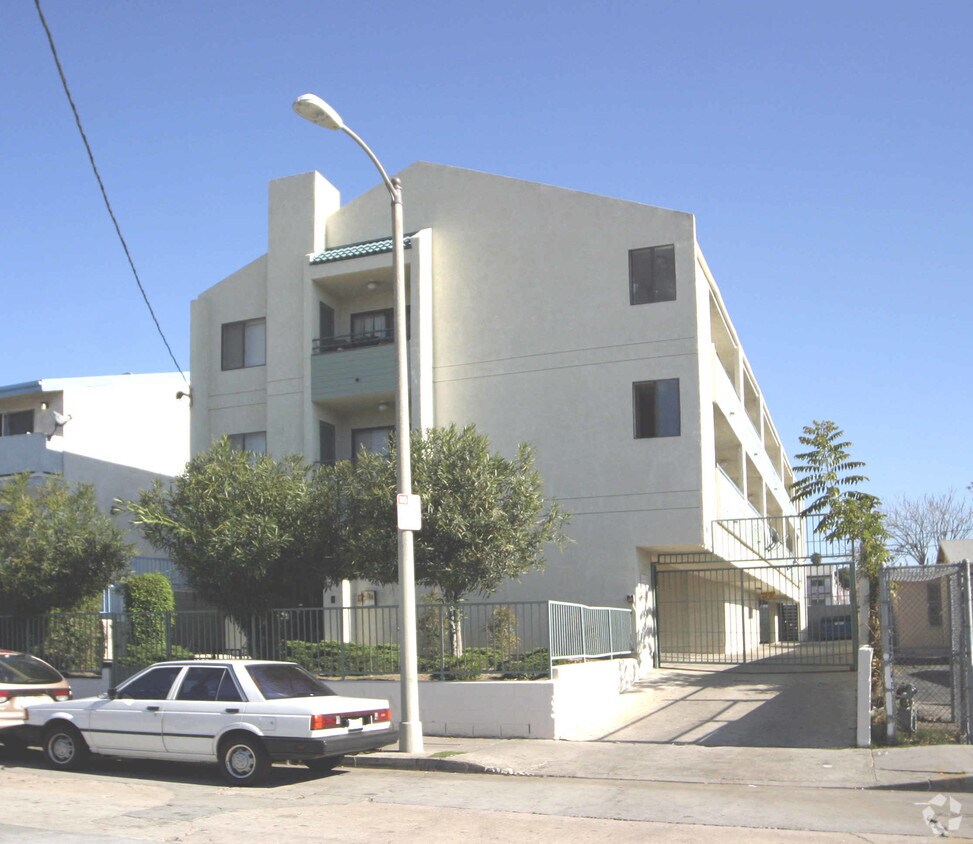 Foto del edificio - 646 N Madison Ave