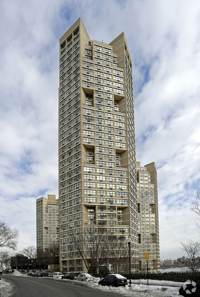 Building Photo - The Galaxy Towers