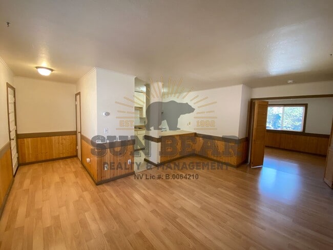 Building Photo - 872 Tanager St
