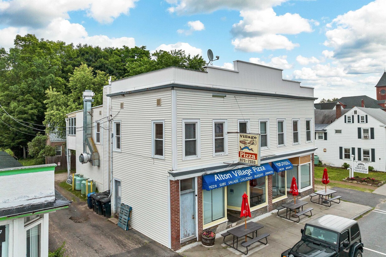 Primary Photo - 132 Main St
