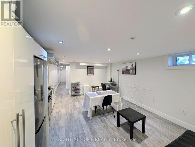 Photo du bâtiment - 189 Sheridan Ave