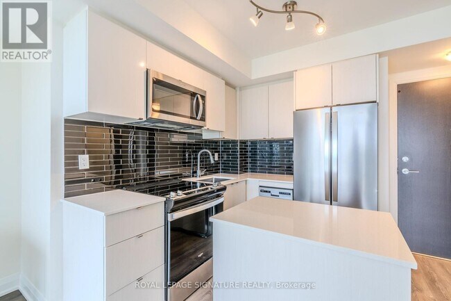 Photo du bâtiment - 1461 Lawrence Ave W