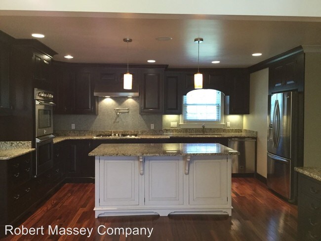 Foto del edificio - 4 br, 2.5 bath House - 3012 Rexford Way