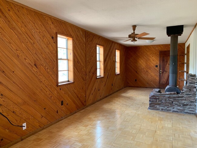 Building Photo - 12 Sunny Glen Rd