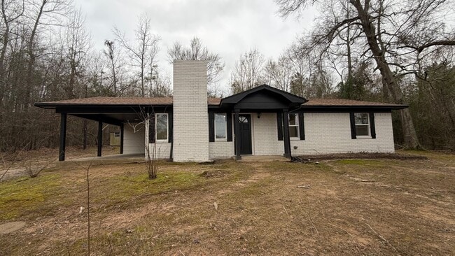 Building Photo - 611 Sand Ave