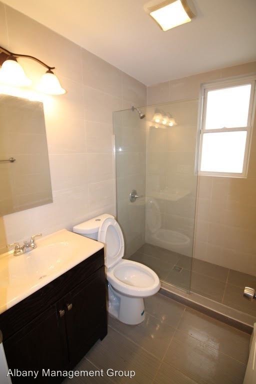 Foto del edificio - 4 br, 1 bath Apartment - 45 S Pine .