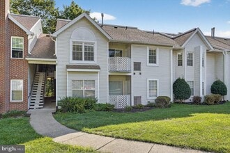 Building Photo - 806 Diamond Dr