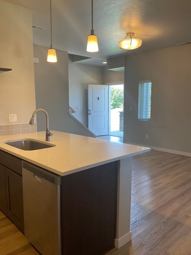 Foto del edificio - Sunbeam Townhomes | Modern Townhome Living in the Heart of Kuna