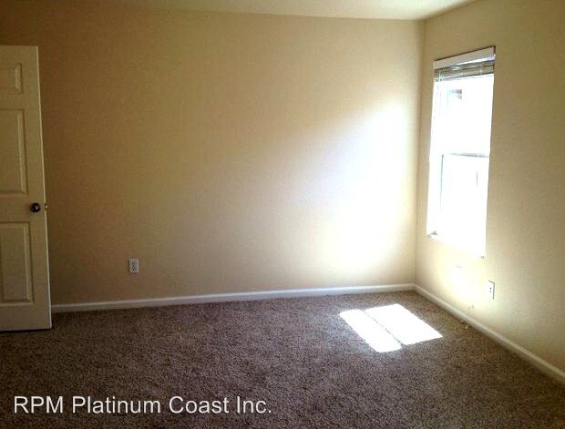 Building Photo - 3 br, 2 bath House - 558 S. Renn Ave.