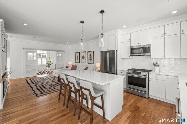 Foto del edificio - 35 Moorland Dr