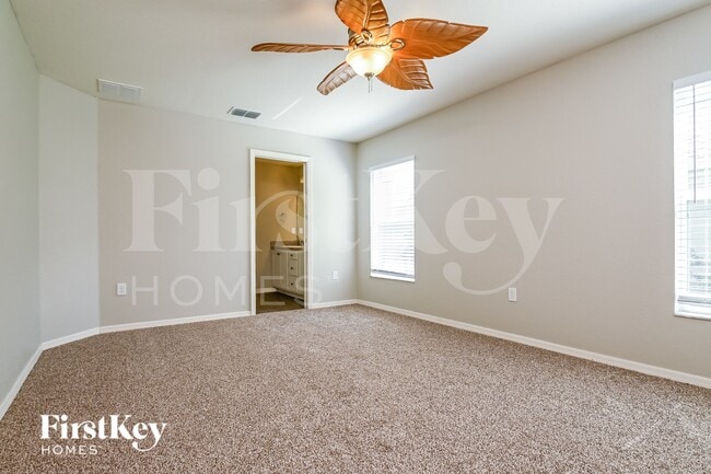 Building Photo - 901 Pearly Ridge Ln