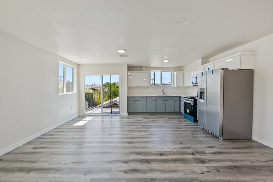 Foto principal - 1237 N Kenmore Ave