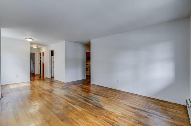 Building Photo - 36 W 56th St
