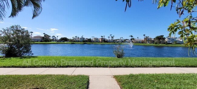 Foto del edificio - 1485 Malibu Cir NE