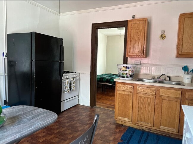 Building Photo - 31 Leroy St