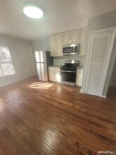Building Photo - 2304 Barnum Ave