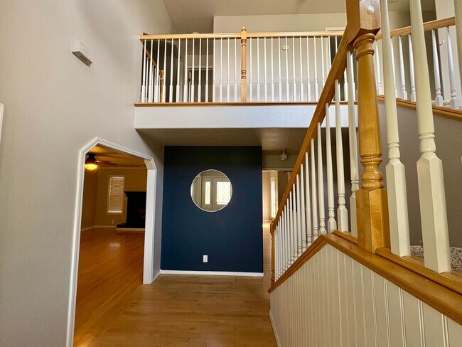 Foto del edificio - Beautiful 4-Bedroom Meridian Home with 4-Car Garage & Prime Location