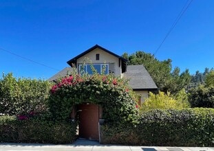 Building Photo - 1368 1/2 Yosemite Dr