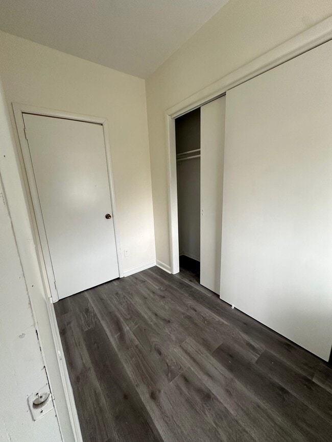 Building Photo - 606 15th St