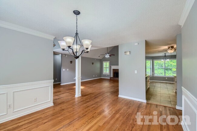 Building Photo - 2056 Staghorn Dr