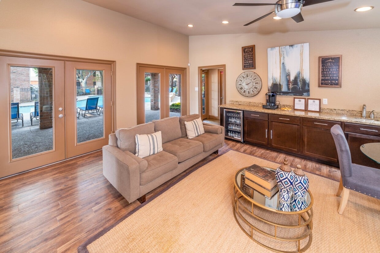 Primary Photo - 2800 Ashford Trail Dr