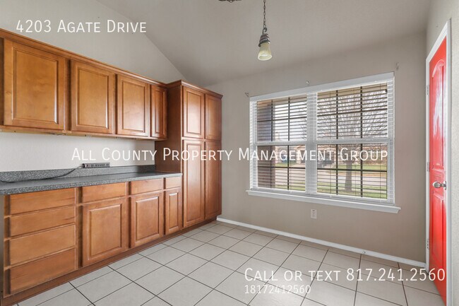 Foto del edificio - 4203 Agate Dr