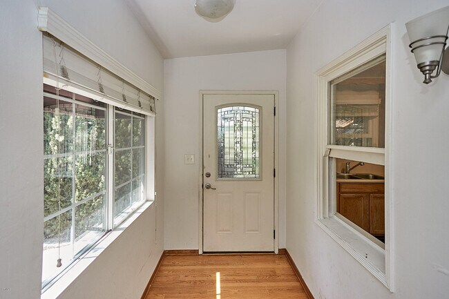 Building Photo - 4528-4528-4 Rosemont Ave
