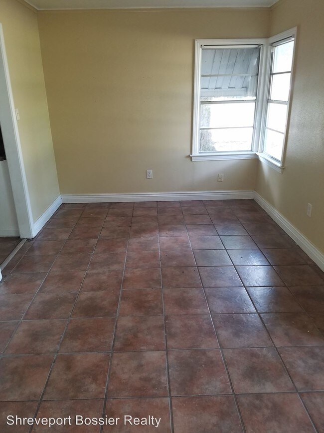 Foto del edificio - 3 br, 1 bath House - 1747 Fulton St