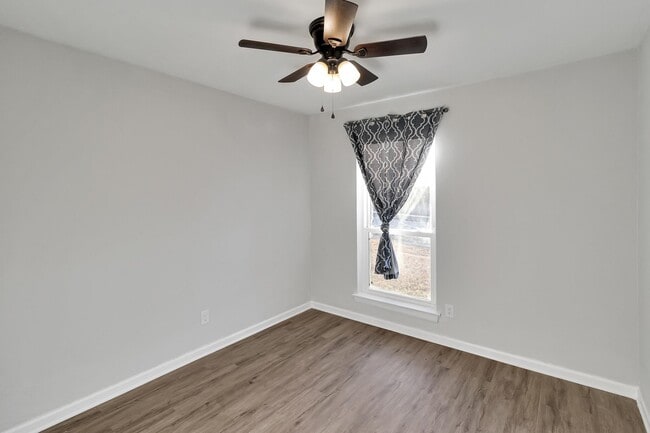 Building Photo - 246 Pinyon Ln