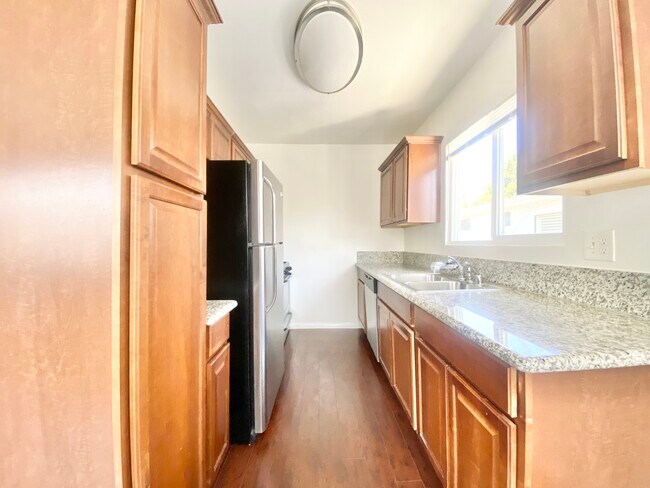 Foto del edificio - 825 Westbourne Dr