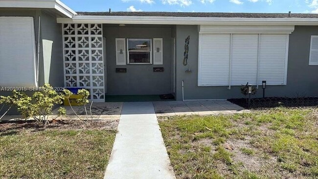 Photo - 775 North Dr House