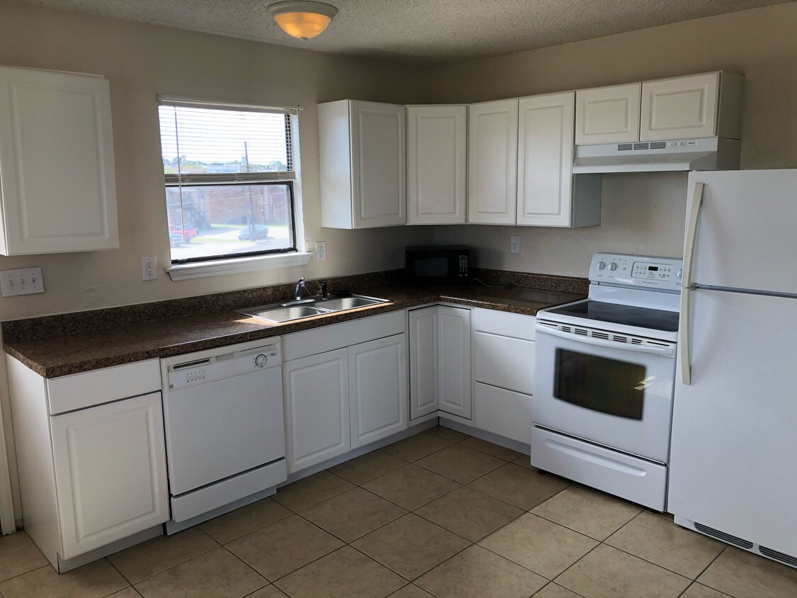 Primary Photo - 210 North Dr