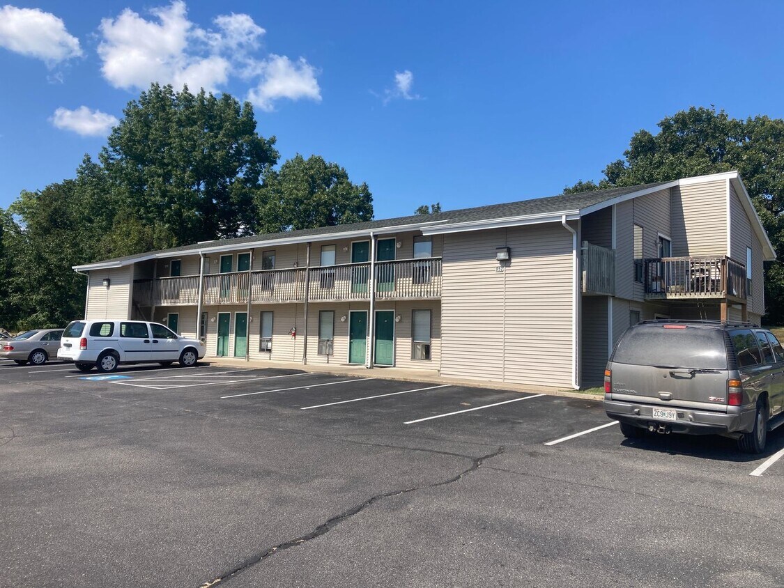 Foto principal - 1 Bedroom 1 Bath Ground Floor Apartment with Private Patio!